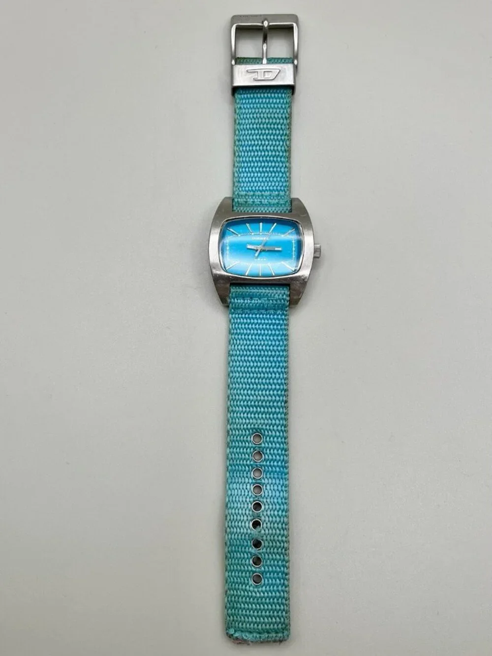Vintage Y2K Diesel DZ-2117 Turquoise Dial Stainless Steel Quartz Watch Analog